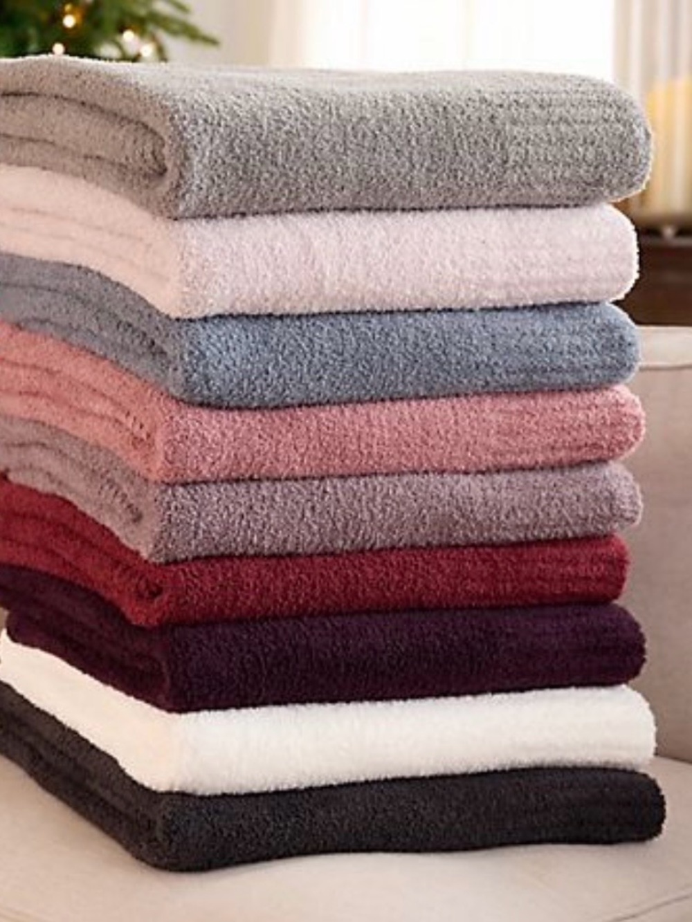 Barefoot Dreams CozyChic Stacked Rib Border Blanket in Carbon Black - Picture 5 of 9